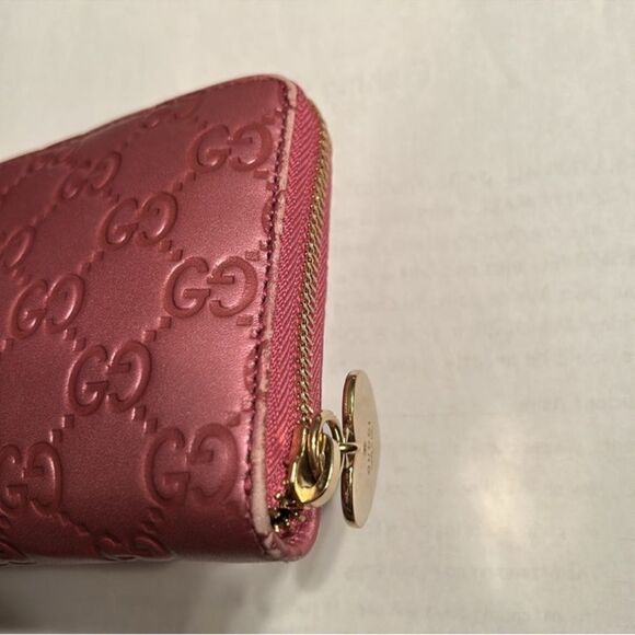Authentic Gucci GG Signature Continental Pink
Leather Zip Around Wallet - Picture 16 of 16